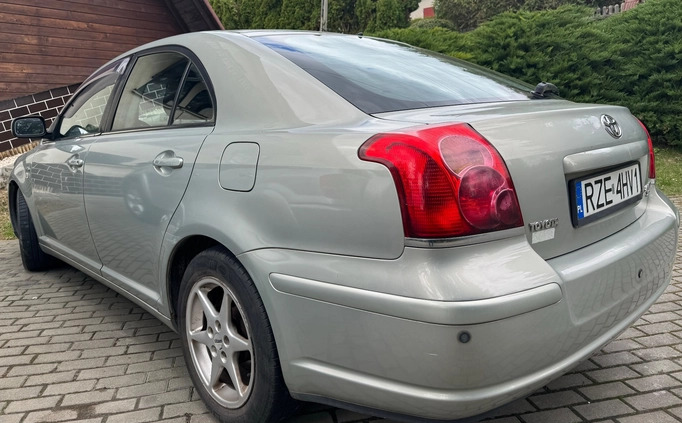 Toyota Avensis cena 7200 przebieg: 303000, rok produkcji 2003 z Lidzbark małe 16